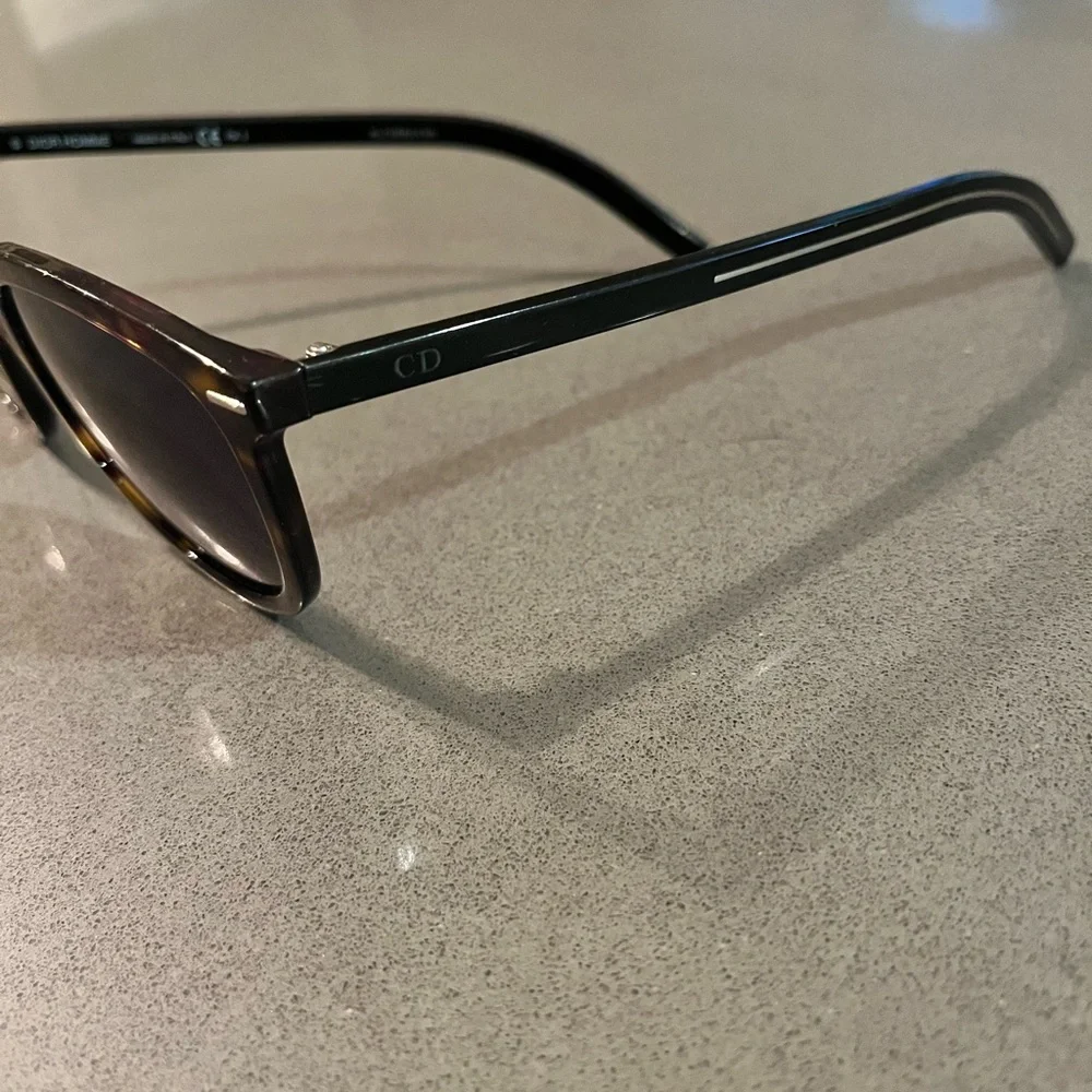 Christian Dior Wayfarer Sunglasses - Picture 3 of 8